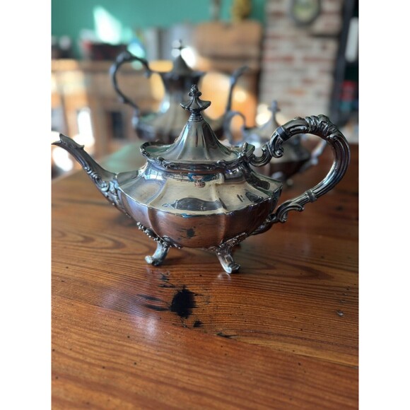 Reed & Barton Victorian Line Hollow are 3 Piece Silver Plate Coffee Tea Set - Picture 15 of 16